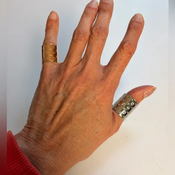 Louis Vuitton Monogram Rings - Picture 5 of 9